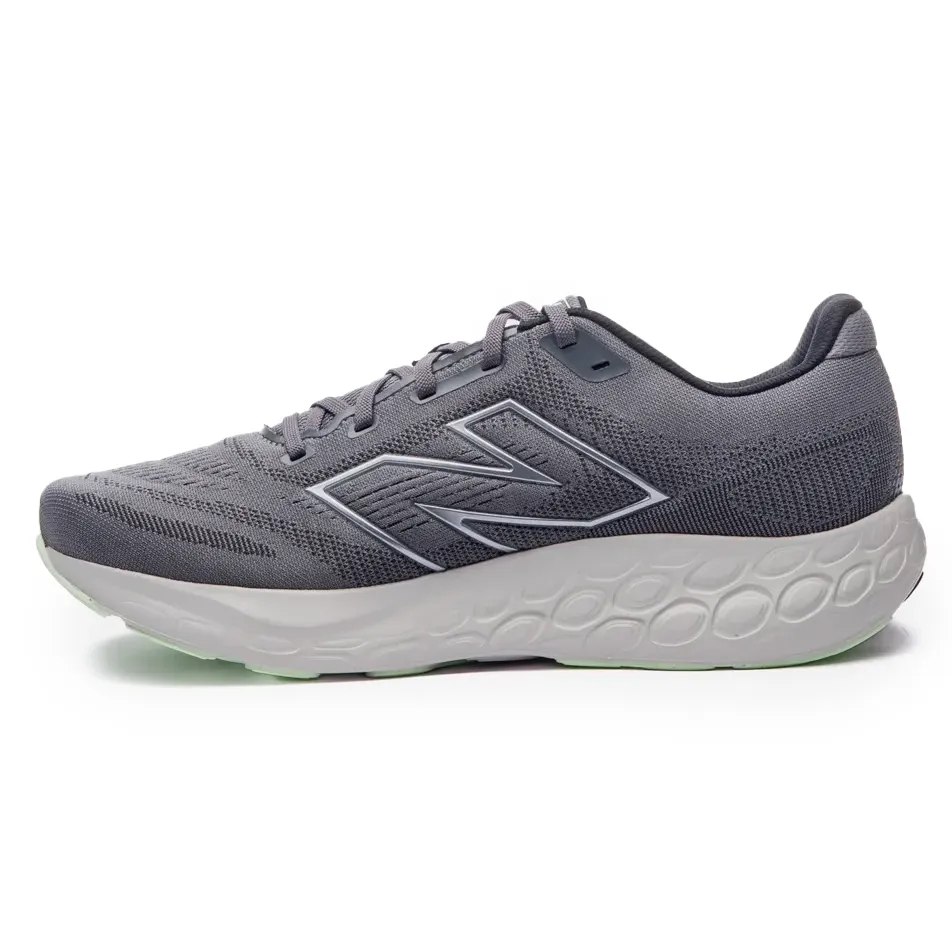 Tênis New Balance Fresh Foam 680v8 masculino na cor grafite, vista lateral